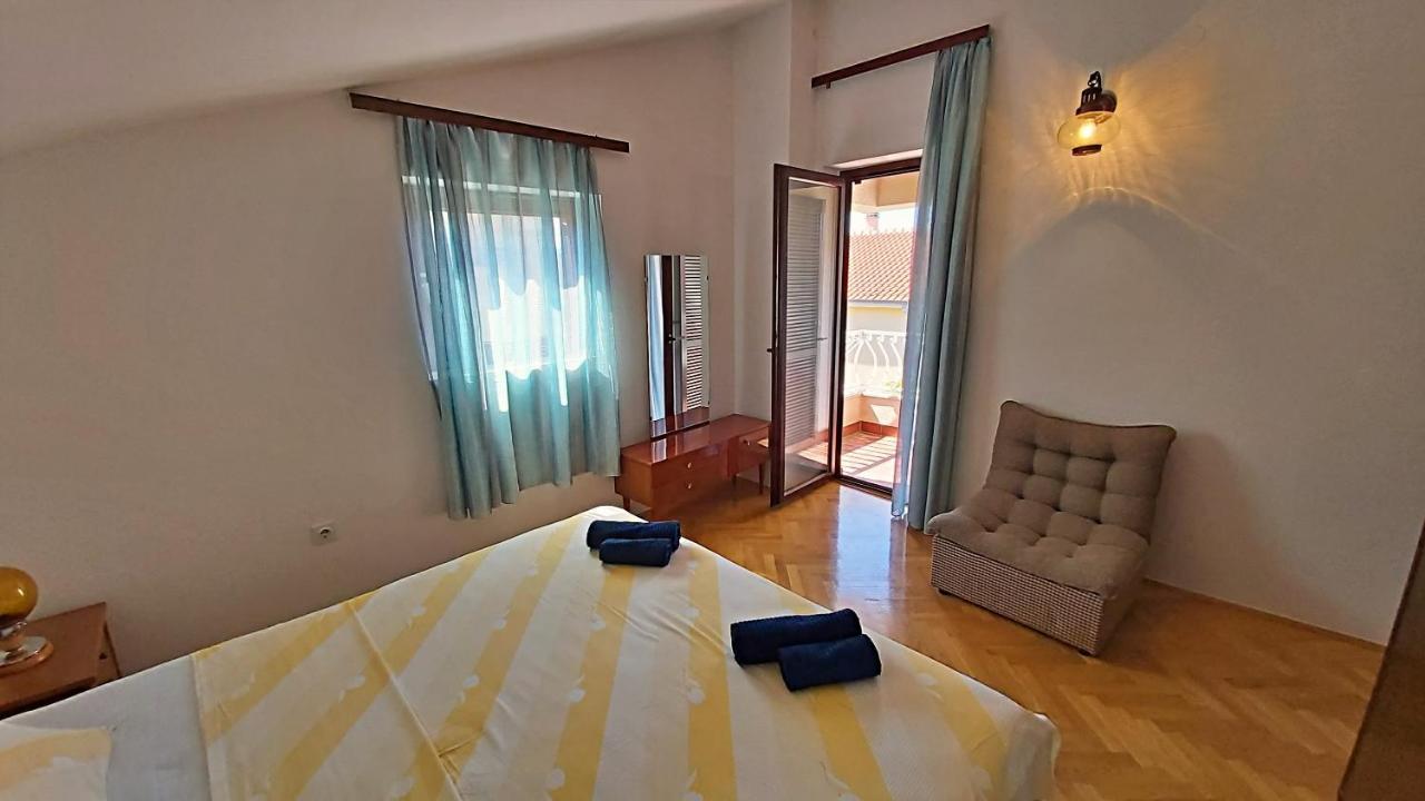 אומיס Apartment Roscic מראה חיצוני תמונה